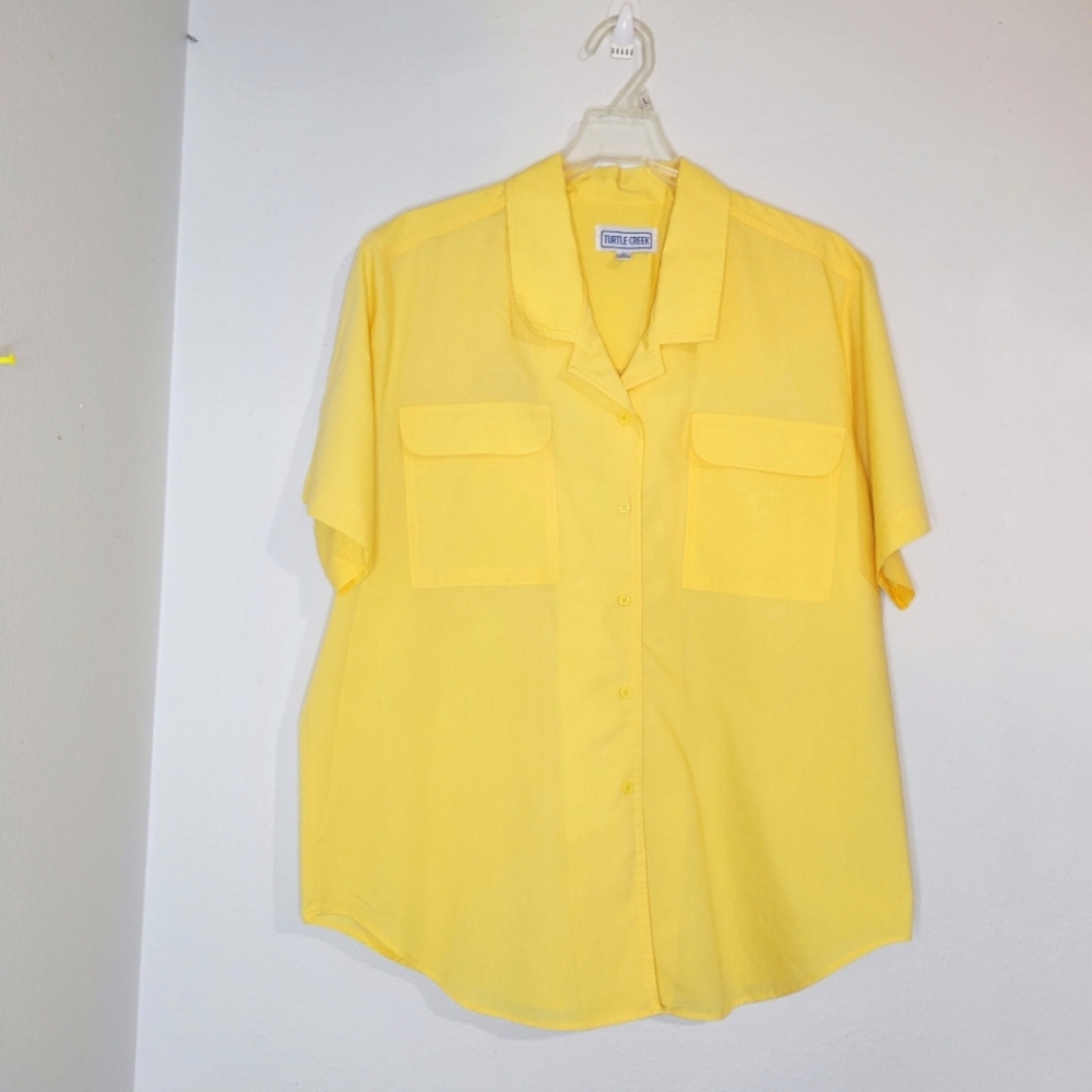 Vintage Turtle Creek Yellow Short-Sleeve Womens Button Down Shirt. Size M/L